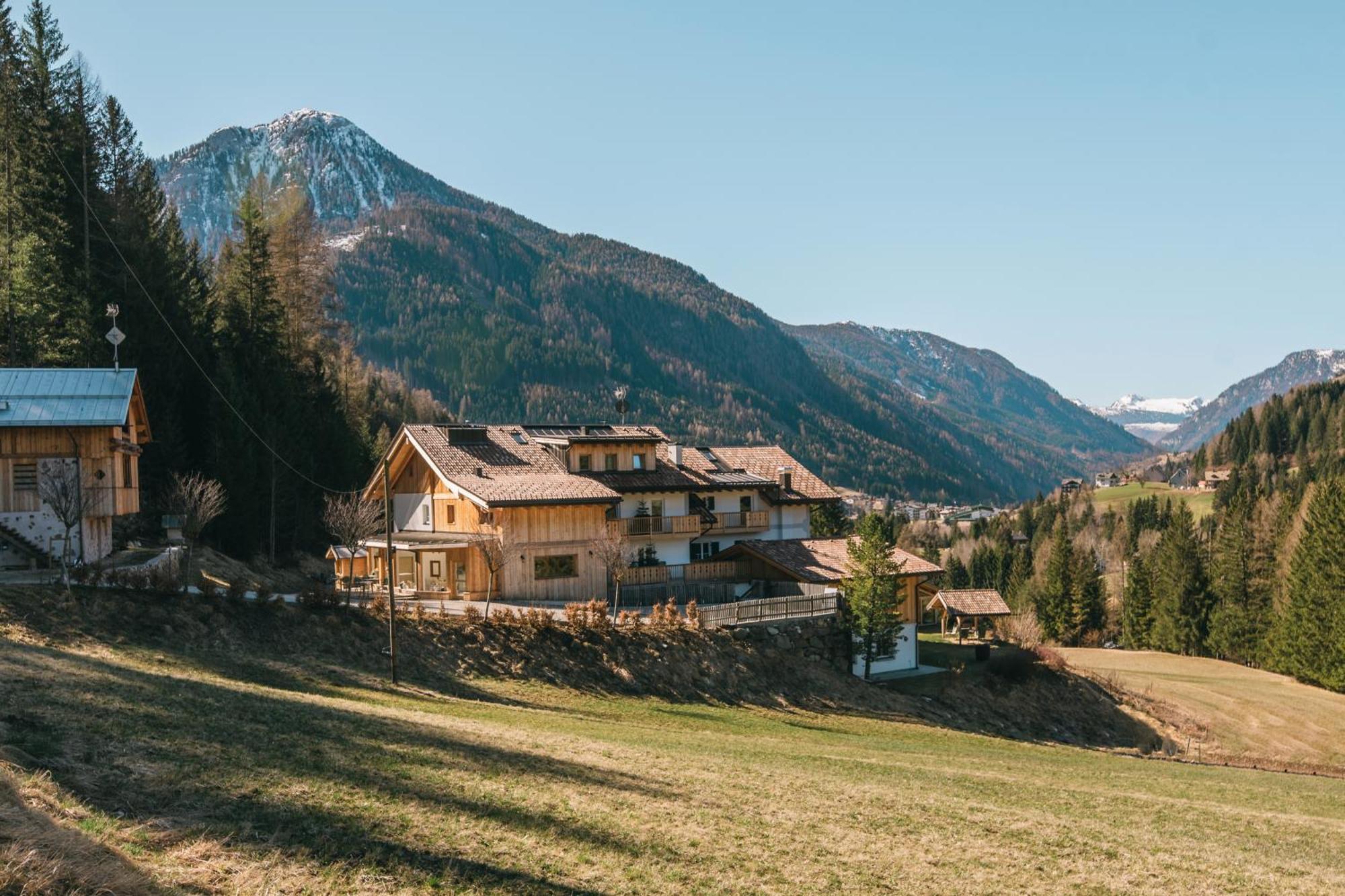 La Lum De Roisc Hotell Soraga Exteriör bild